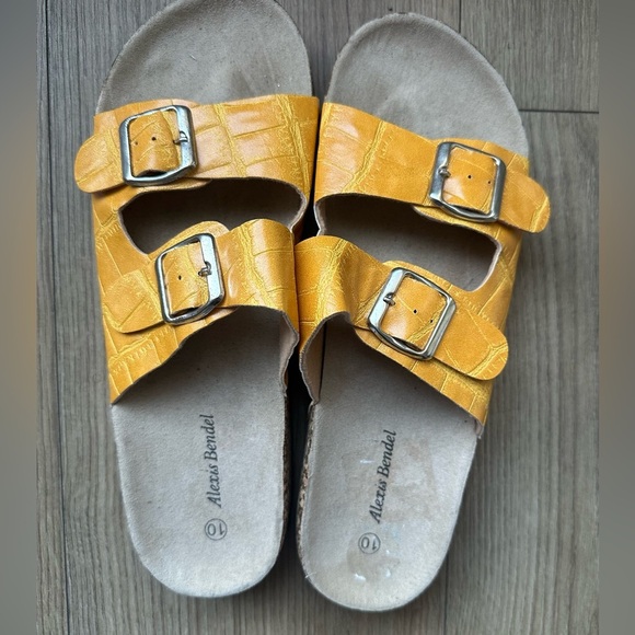 NWOT Alexis Bendel Yellow Sandals - Picture 1 of 2